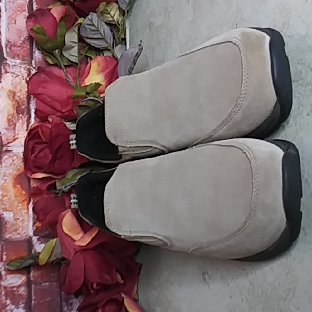 L. L. Bean Mushroom Gray Suede Slip on Comfort Loafers - Picture 3 of 10